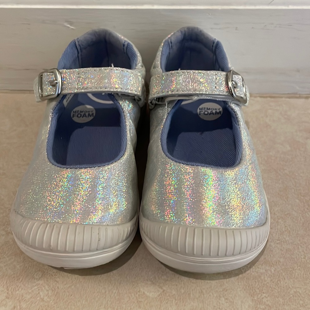 Stride Rite silver sparkly Mary Jane’s with memory foam. Toddler 7.5 (US)